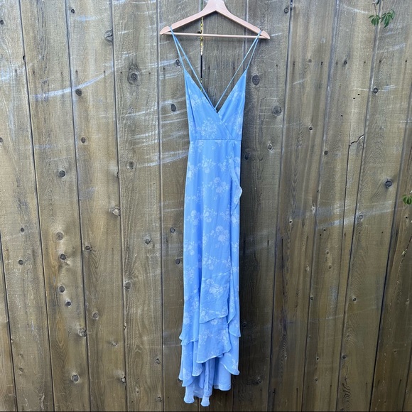 Light Blue Floral Lace-Up Back High-Low Maxi Dress 🌿 - Picture 9 of 12